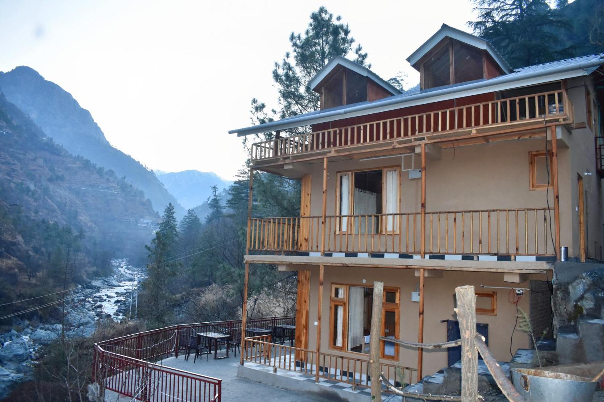 The Fiza Retreat Tirthan Banjār Exteriör bild