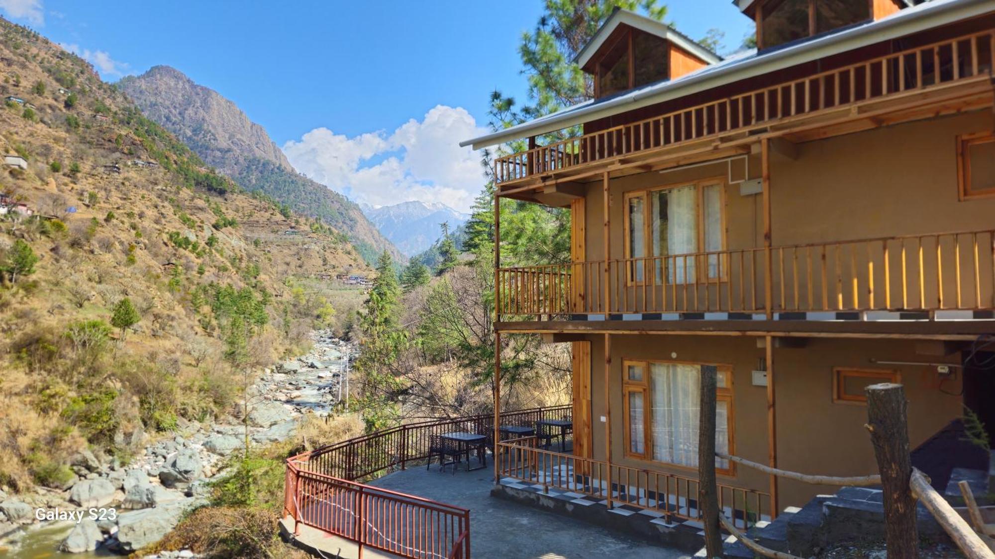 The Fiza Retreat Tirthan Banjār Exteriör bild